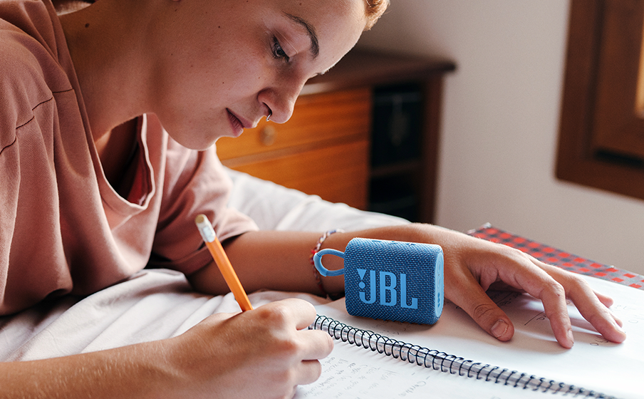 JBL GO 3 Enceinte Bluetooth Portable - Son Pro, Étanche IP67, 5 Heures Autonomie - Noir