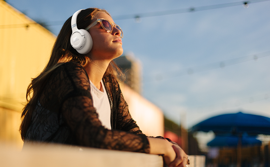 JBL Tune 780NC | Casque circum-auriculaire sans fil à Réduction de