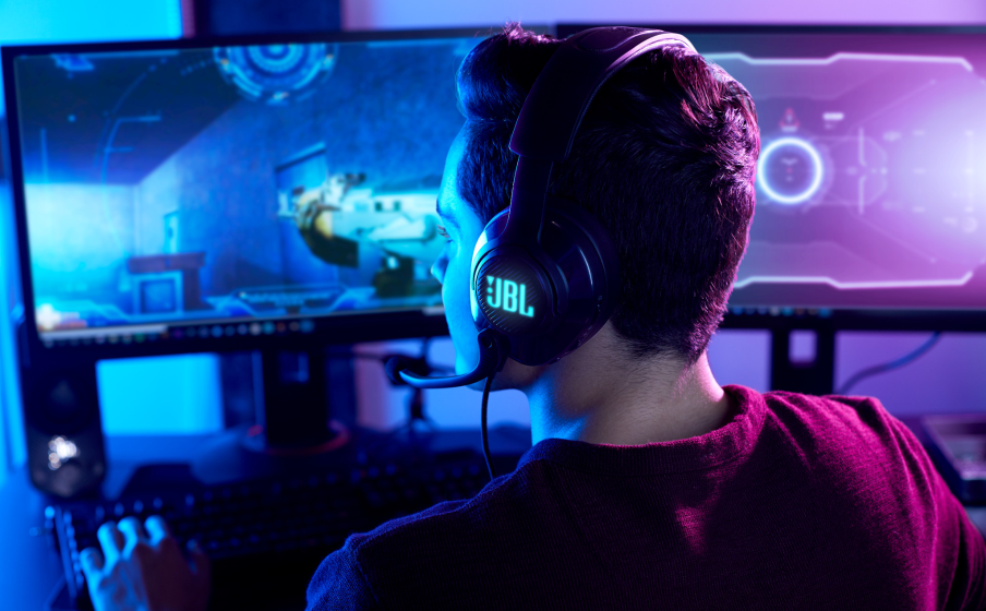 JBL Quantum 400 Plongez dans le jeu avec le JBL QuantumSURROUND™ et DTS - Image