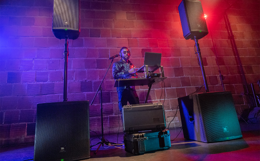 JBL EON718S Nouveau caisson de basses sur mesure - Image