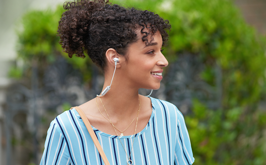 https://fr.jbl.com/on/demandware.static/-/Sites-masterCatalog_Harman/default/dw59fc1c1e/pdp/e25-signature.png