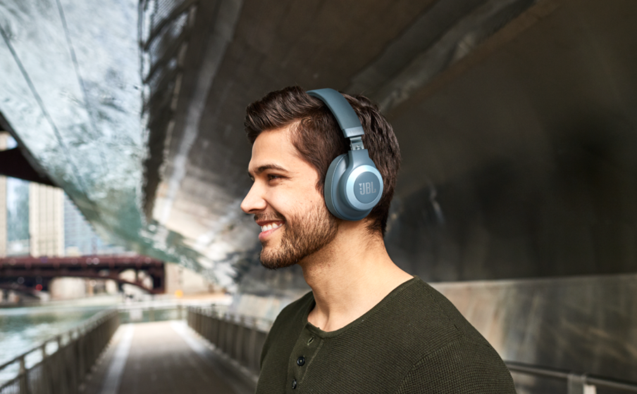 https://fr.jbl.com/on/demandware.static/-/Sites-masterCatalog_Harman/default/dw5df8d7e0/pdp/legendary-sound-feature01.png