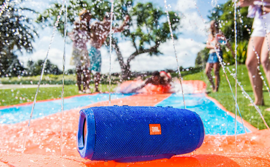 https://fr.jbl.com/on/demandware.static/-/Sites-masterCatalog_Harman/default/dwfdb6b547/pdp/Charge3_6000mAH_Rechargeable_Battery.jpg